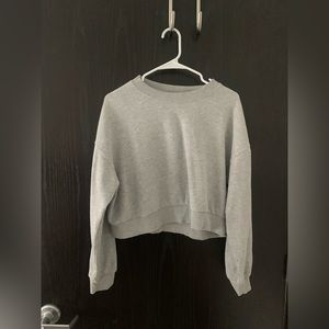 H&M Cropped Crewneck